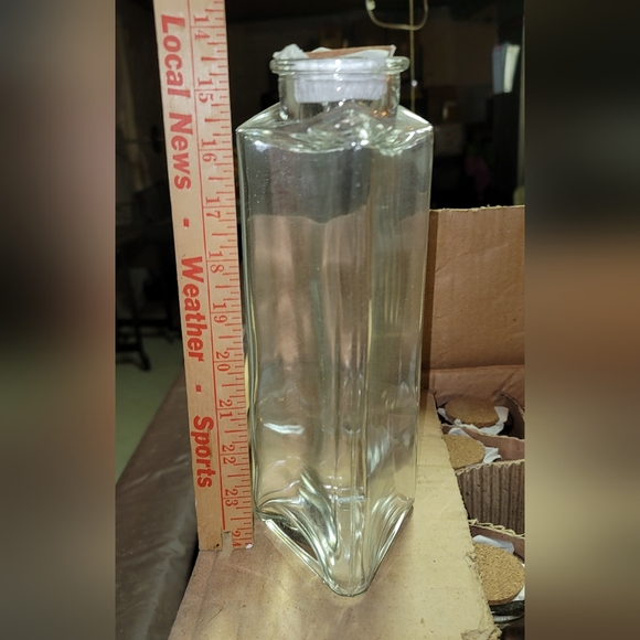 Tall triangle glass container/bottle with cork lid - Picture 5 of 5